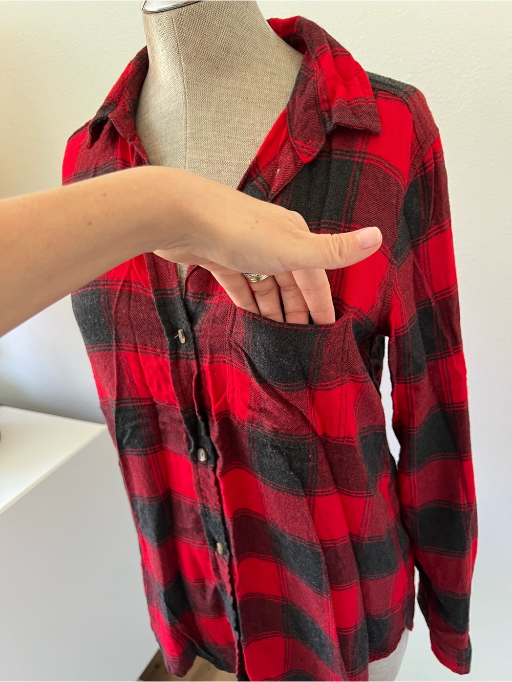 American Eagle Outfitters Red and Black Plaid Shirt - Picture 5 of 8